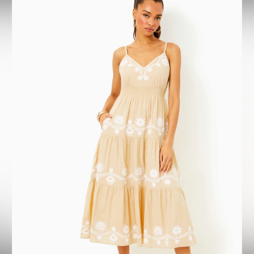 NWT Aviry Dress